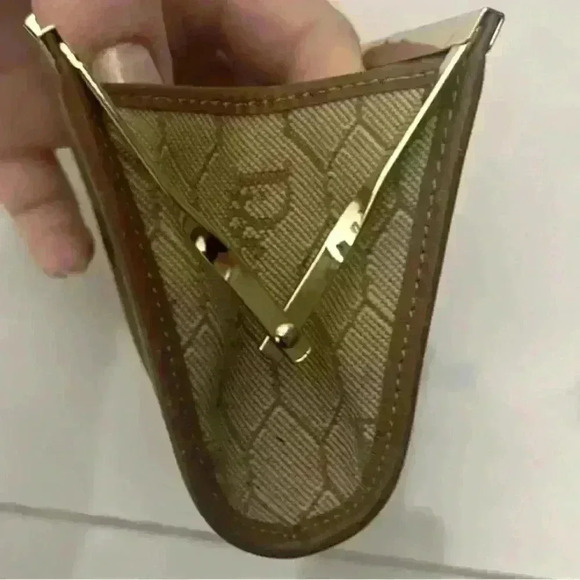 Rare Christian Dior Vintage Honeycomb Kiss Lock Coin Pouch EUC - Picture 3 of 5